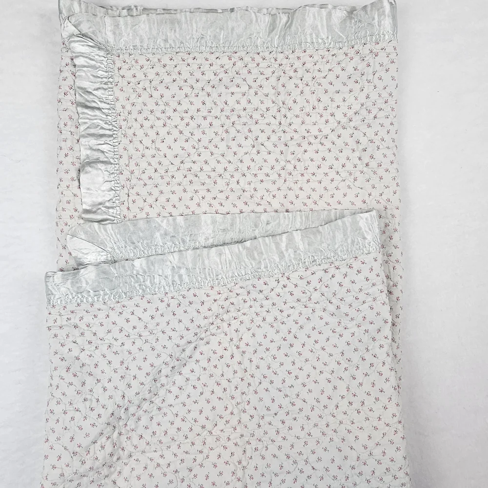 VTG Floral Quilted‎ Pink Rosebud Print Satin Ruffle Trim Blanket Baby Lovey READ